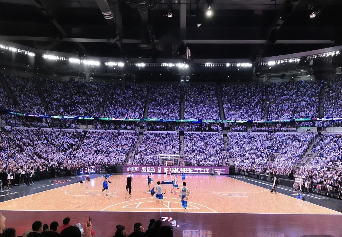 篮球巅峰对决：北京VS辽宁赛事热议与影响